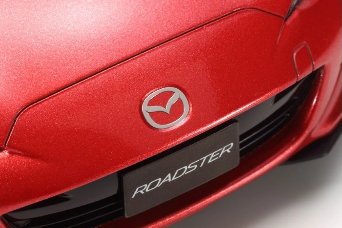 24342 | Tamiya 1/24 Mazda Roadster/MX-5 Scaled Plastic Model Kit 6 24342 | Tamiya 1/24 Mazda Roadster/MX-5 Scaled Plastic Model Kit - Image 4