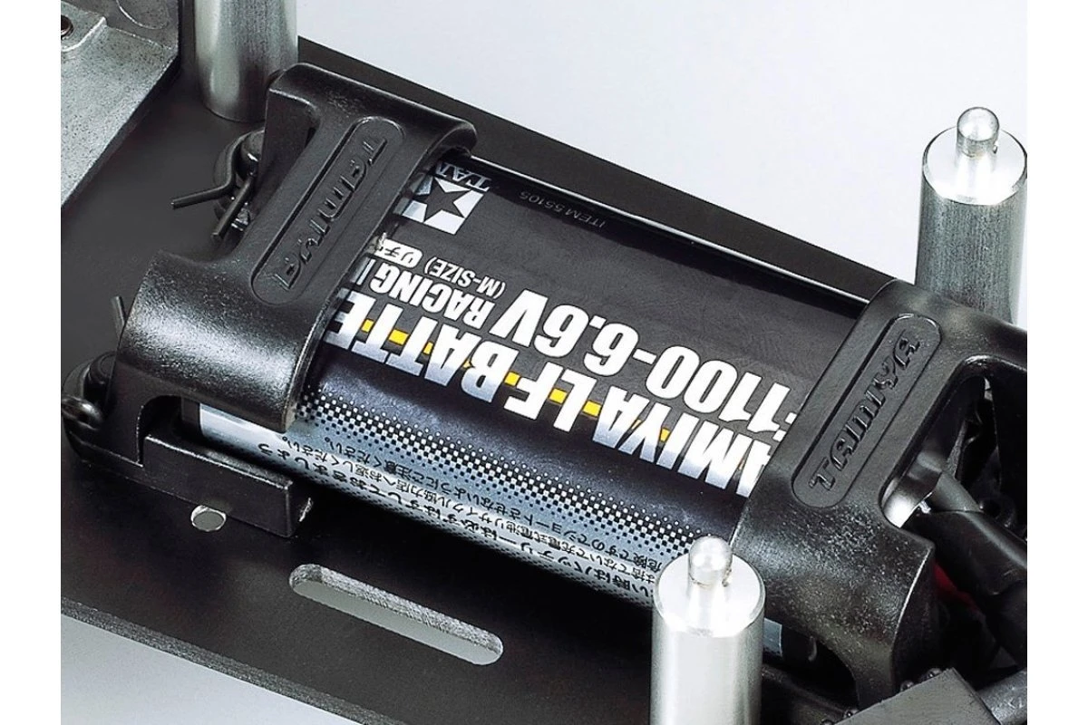 47304 | Tamiya 1/10 Fighting Buggy (2014) 2WD Electric Off Road RC Buggy Kit 6 47304 | Tamiya 1/10 Fighting Buggy (2014) 2WD Electric Off Road RC Buggy Kit - Image 4