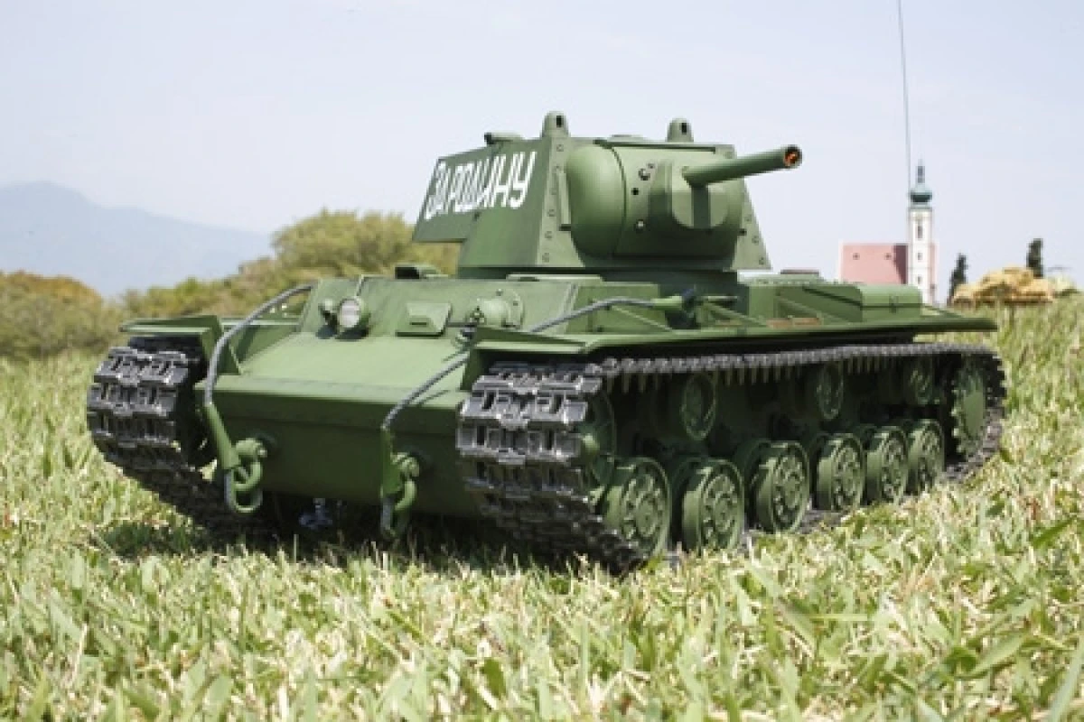 56028 | Tamiya 1/16 Russian KV-1 Scaled Heavy Tank Kit W/Fully Optioned 6 56028 | Tamiya 1/16 Russian KV-1 Scaled Heavy Tank Kit W/Fully Optioned - Image 4