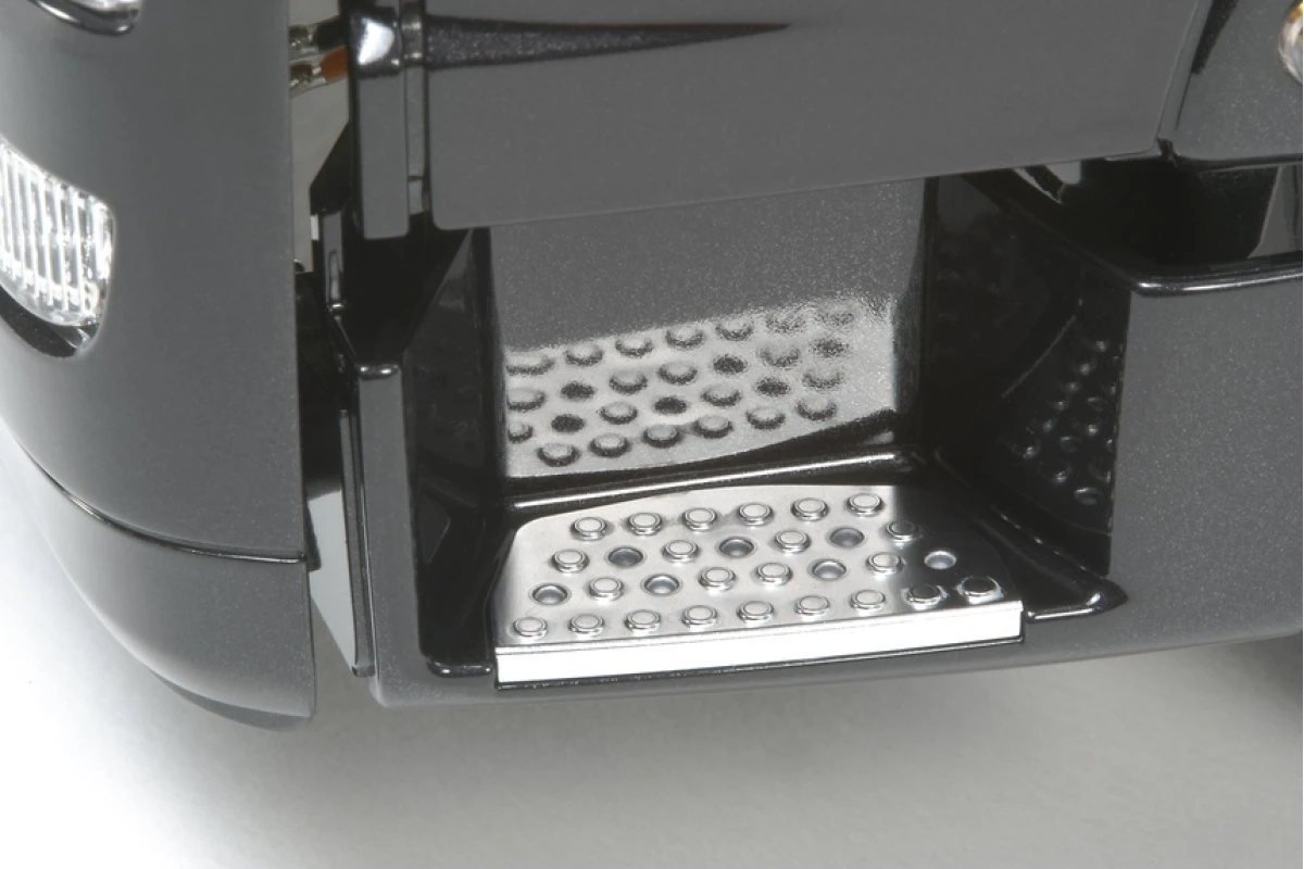 56325 | Tamiya 1/14 Man TGX 26.540 6X4 XLX Scaled Tractor Truck Kit 10 56325 | Tamiya 1/14 Man TGX 26.540 6X4 XLX Scaled Tractor Truck Kit - Image 8