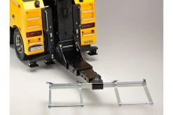 56362 | Tamiya 1/14 FH16 Volvo Globetrotter 8X4 Tow Truck -Tamiya Shop TAM 56362 09 1200x800 1