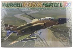 60305 | Tamiya 1/32 McDonnell Douglas F-4C/D Phantom II Jet Scaled Plastic Model Kit
